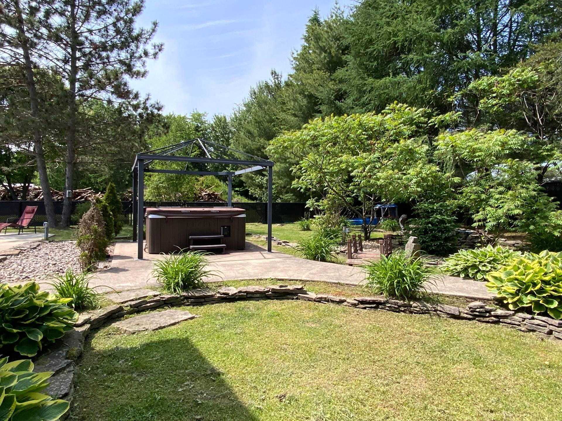 









1725


Route du Nord

,
Brownsburg-Chatham,




QC
J8G1E2

