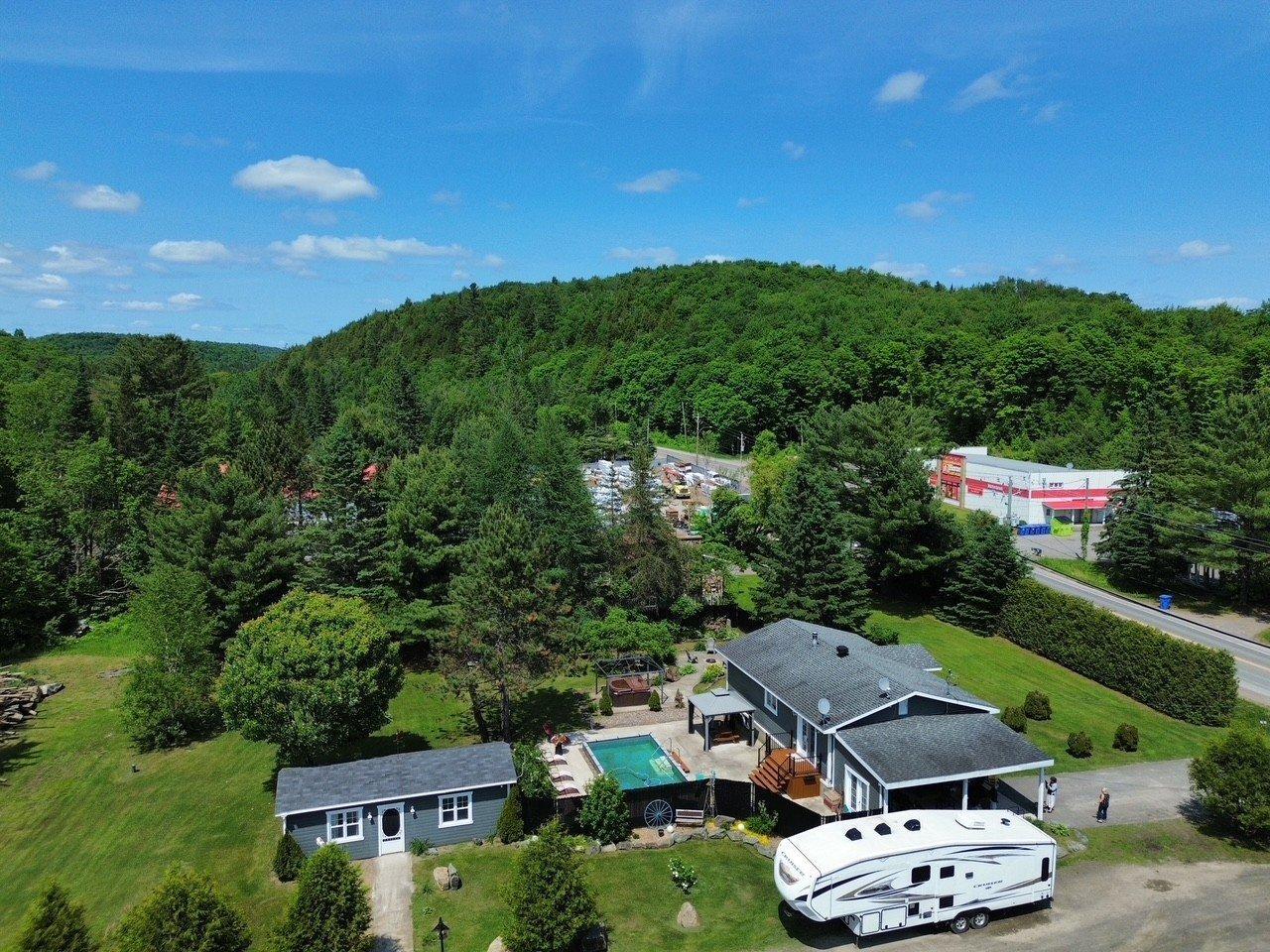 









1725


Route du Nord

,
Brownsburg-Chatham,




QC
J8G1E2

