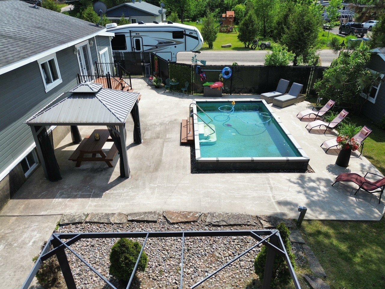 









1725


Route du Nord

,
Brownsburg-Chatham,




QC
J8G1E2

