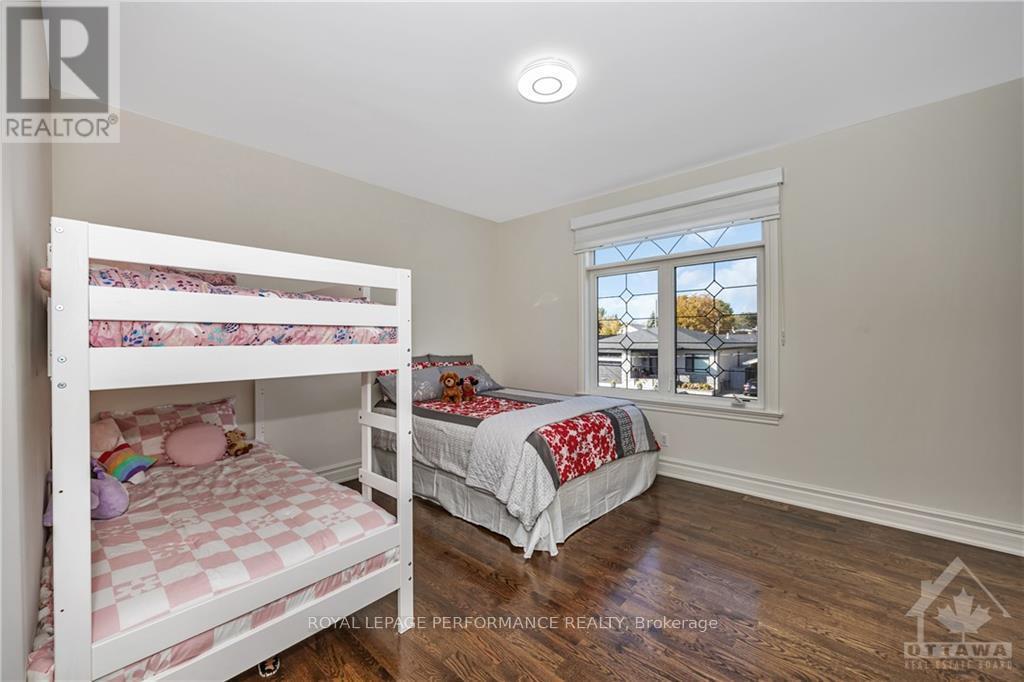 












32 ARGUE DRIVE

,
Ottawa,




Ontario
K2E6S1

