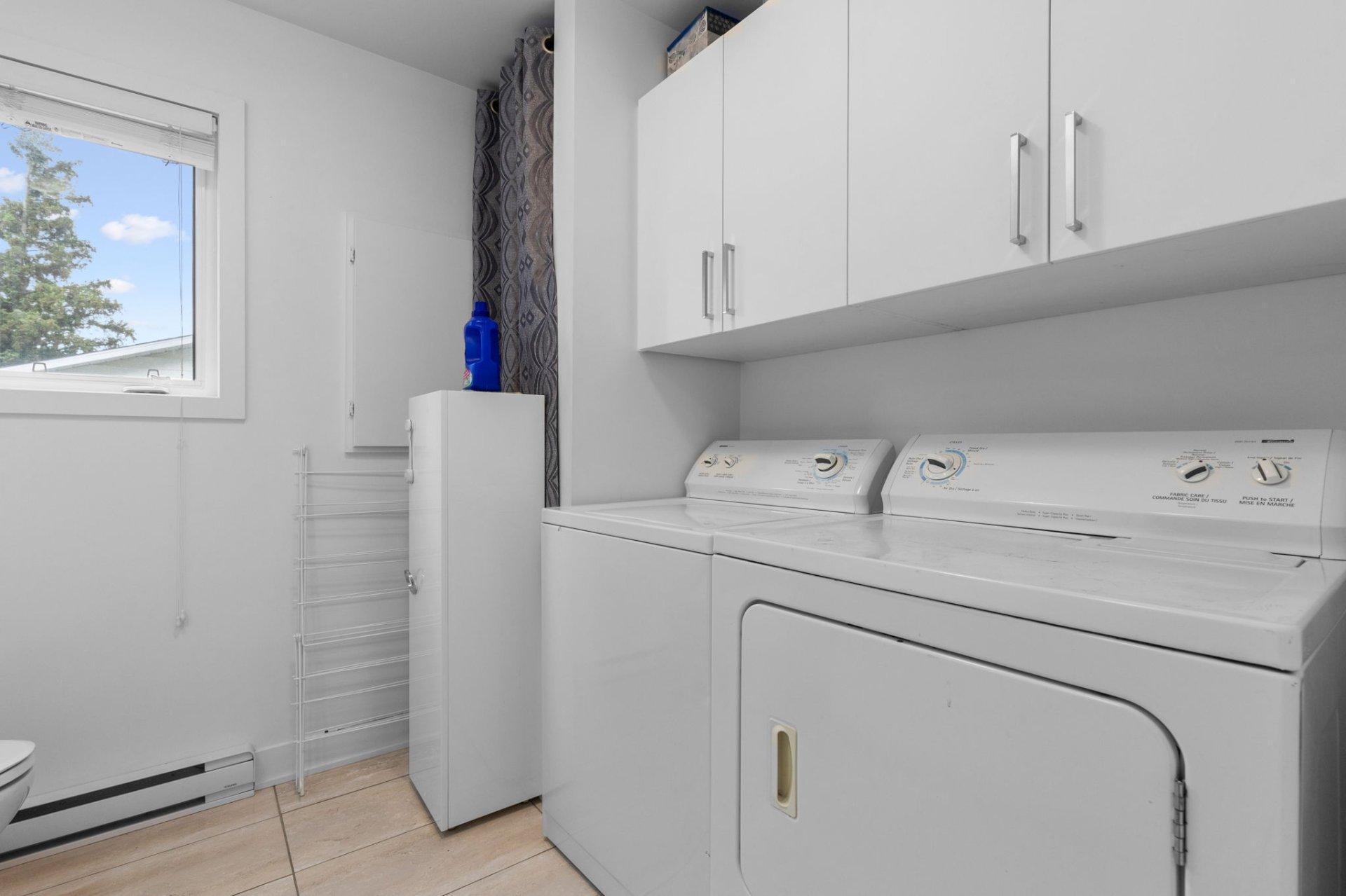 









5325

 - 5327


Rue Baillargeon

,
Longueuil (Saint-Hubert),




QC
J3Y2A9

