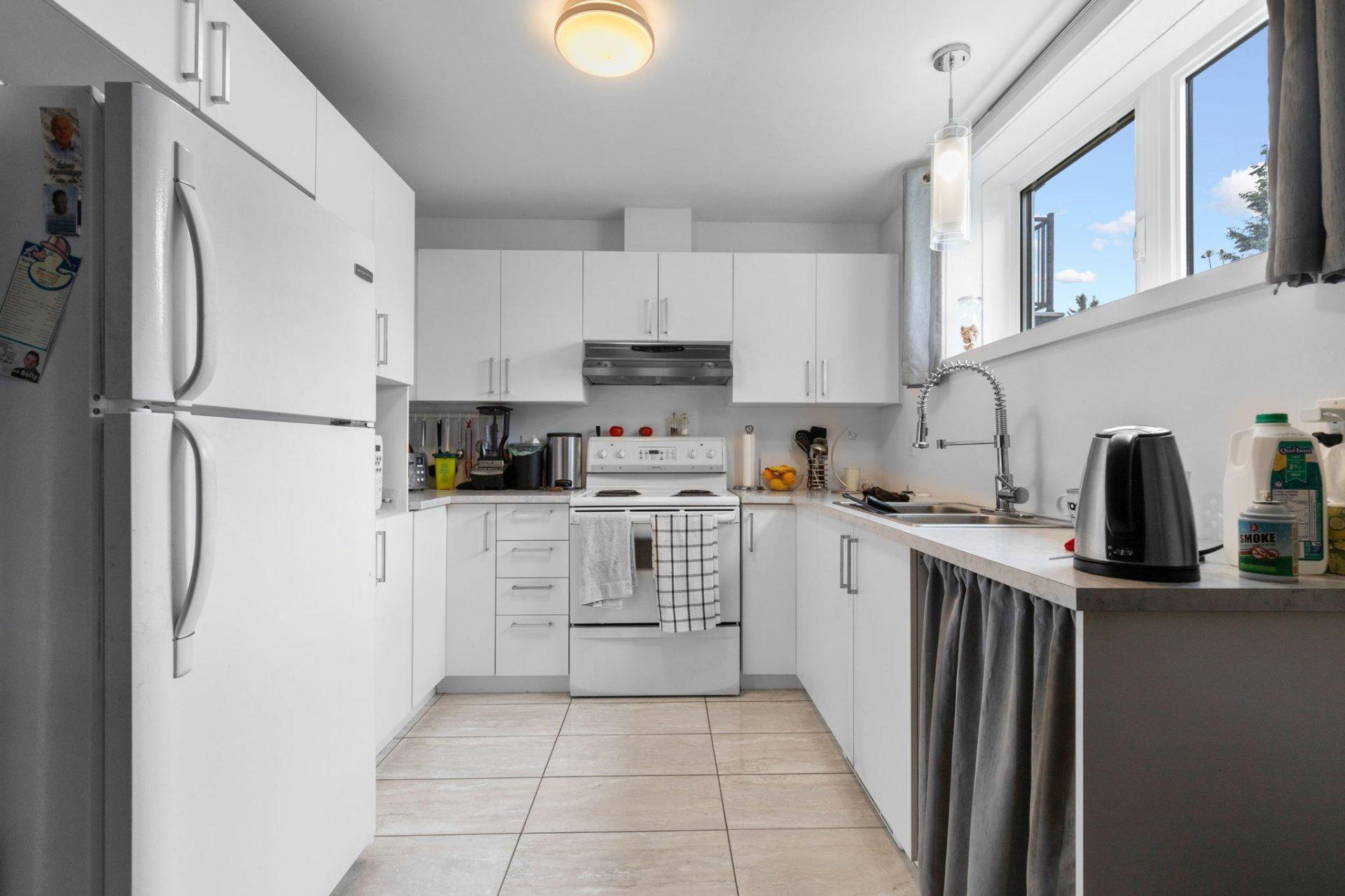 









5325

 - 5327


Rue Baillargeon

,
Longueuil (Saint-Hubert),




QC
J3Y2A9

