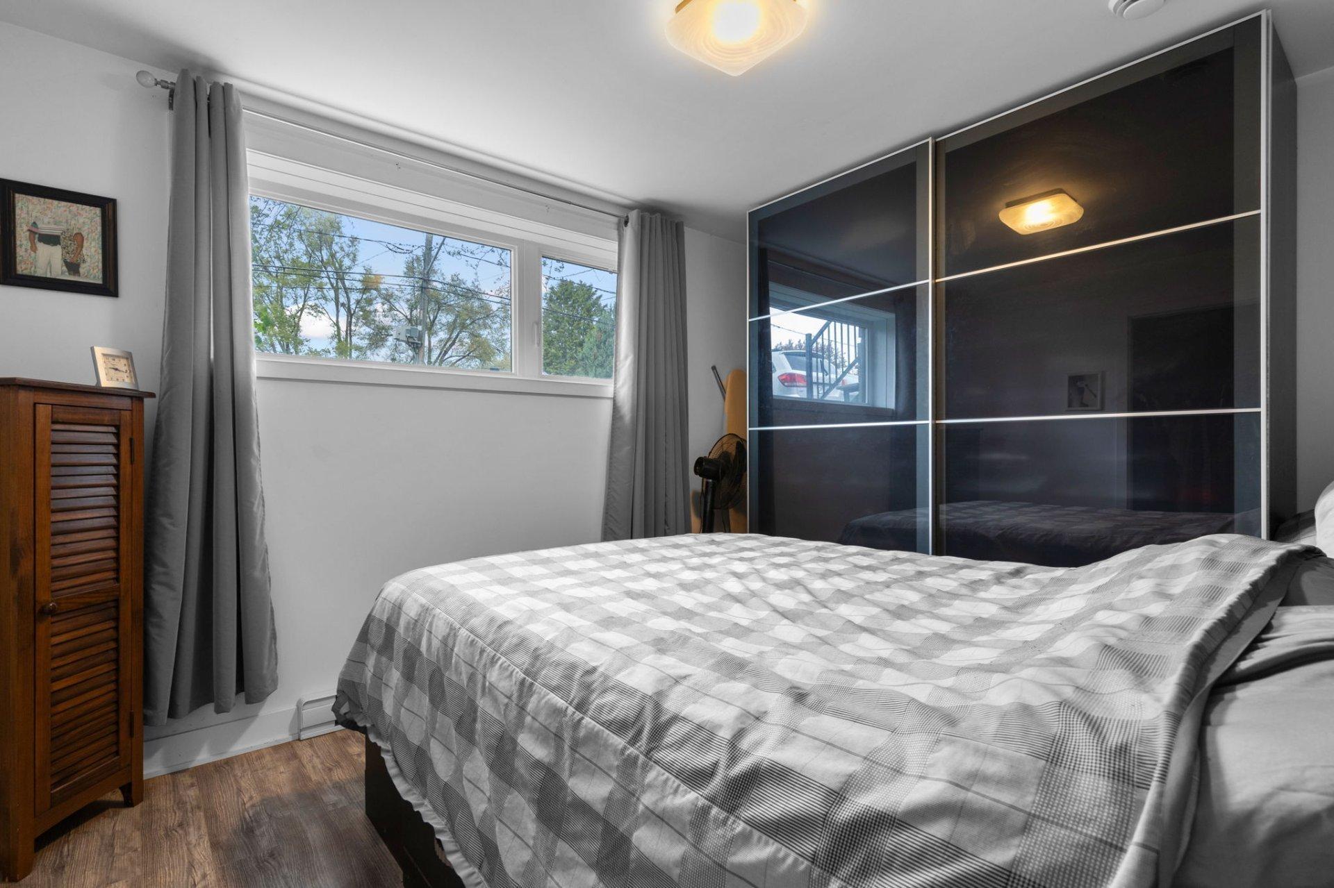 









5325

 - 5327


Rue Baillargeon

,
Longueuil (Saint-Hubert),




QC
J3Y2A9

