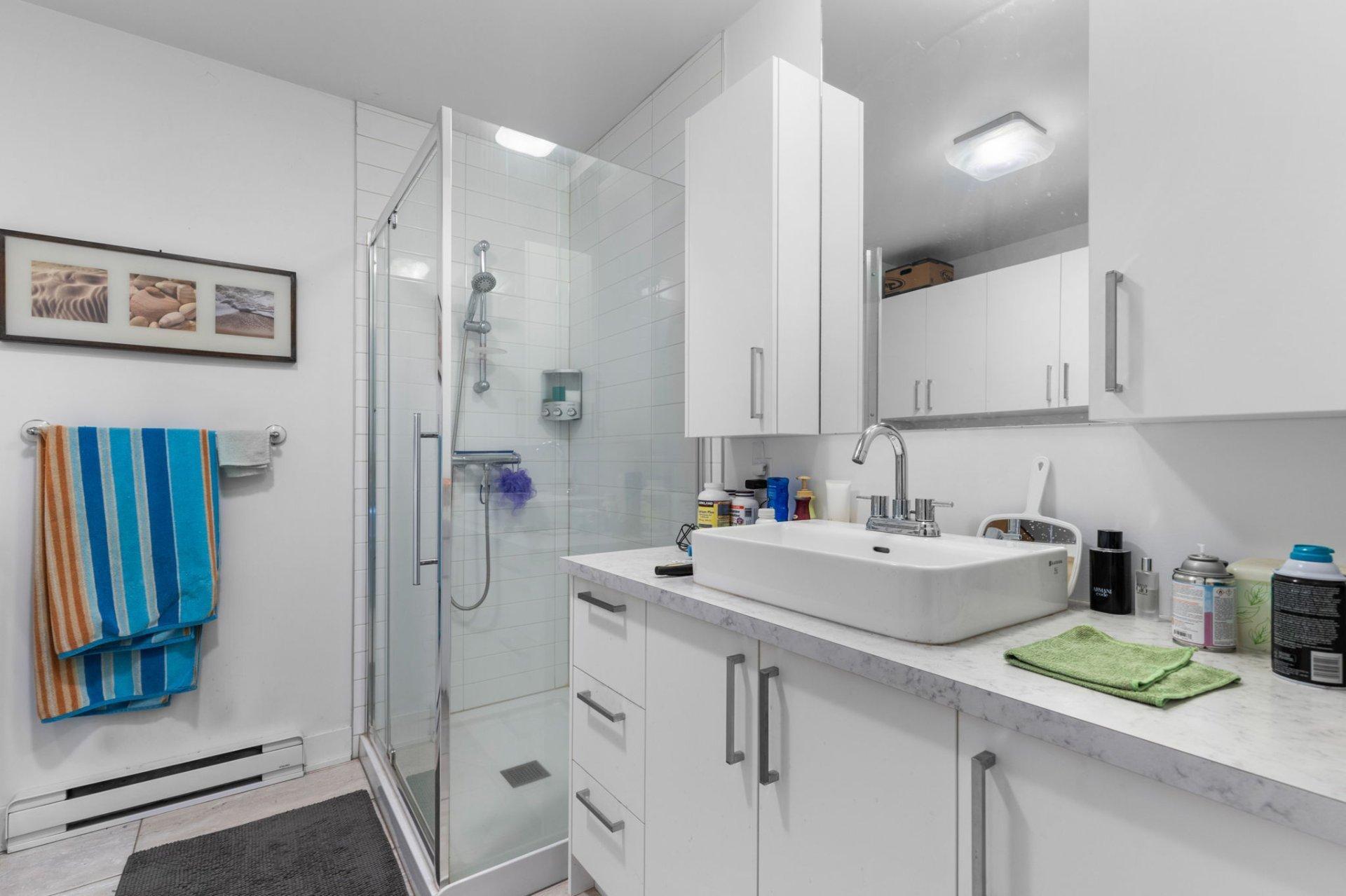 









5325

 - 5327


Rue Baillargeon

,
Longueuil (Saint-Hubert),




QC
J3Y2A9

