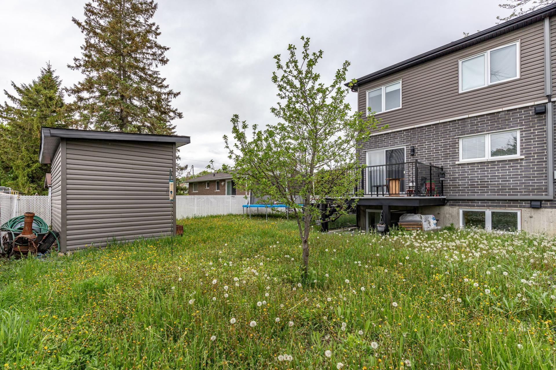 









5325

 - 5327


Rue Baillargeon

,
Longueuil (Saint-Hubert),




QC
J3Y2A9

