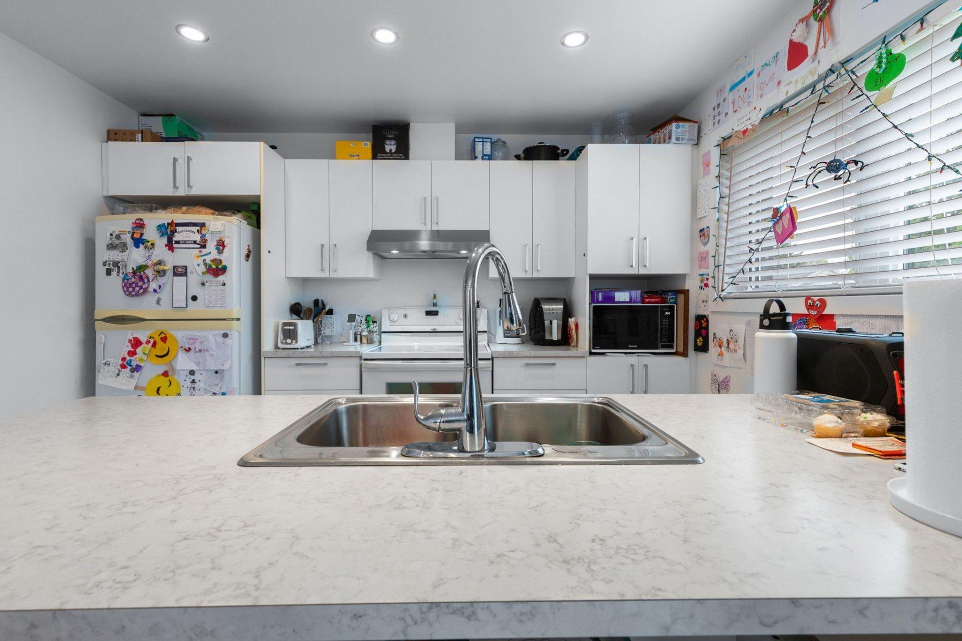 









5325

 - 5327


Rue Baillargeon

,
Longueuil (Saint-Hubert),




QC
J3Y2A9

