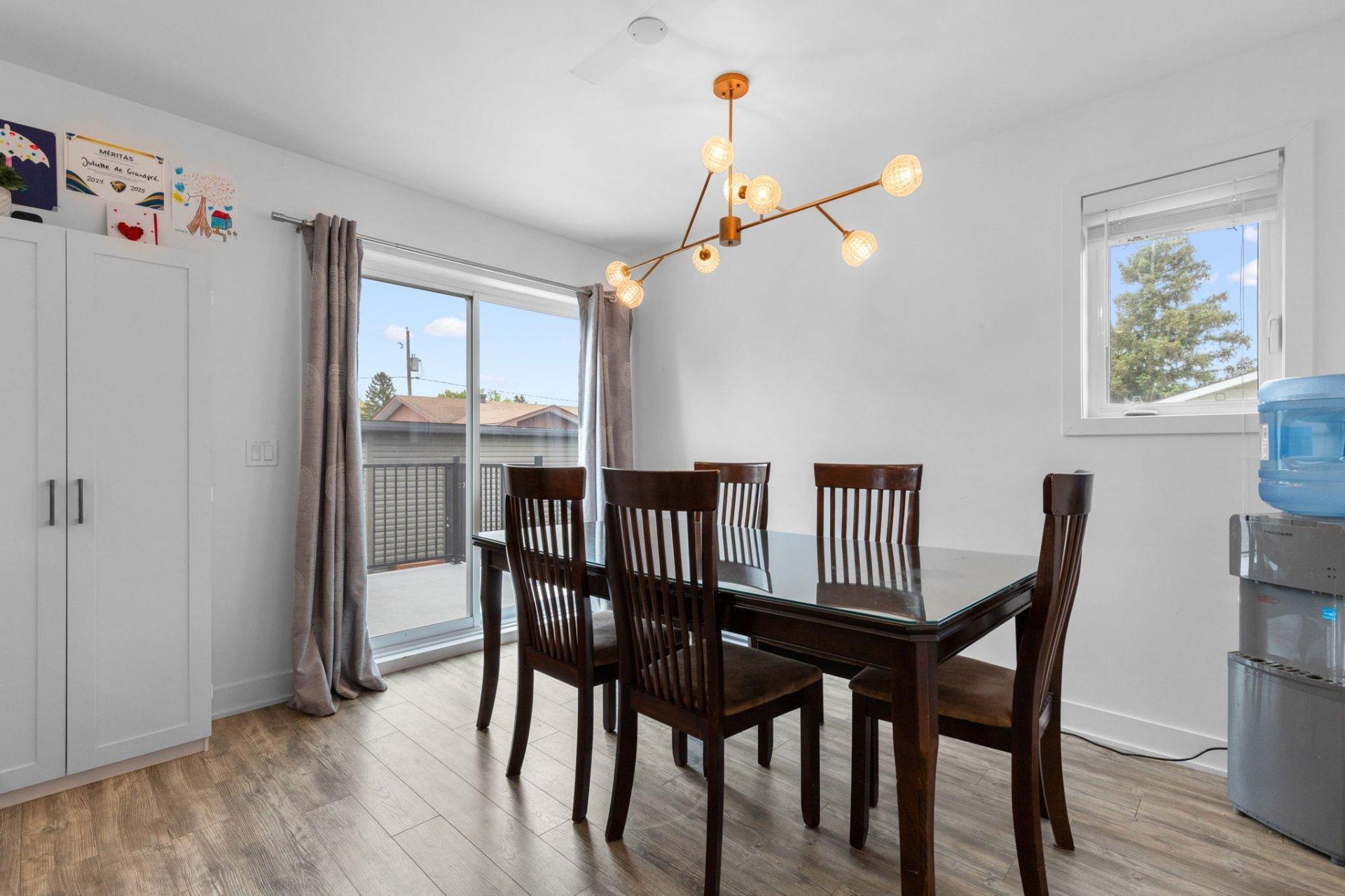 









5325

 - 5327


Rue Baillargeon

,
Longueuil (Saint-Hubert),




QC
J3Y2A9

