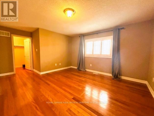 












301 MOHAWK STREET

,
Oakville,




Ontario
L6L6P9

