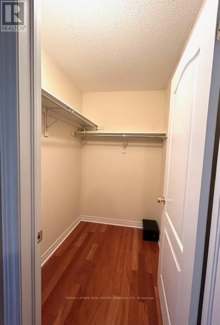 












301 MOHAWK STREET

,
Oakville,




Ontario
L6L6P9

