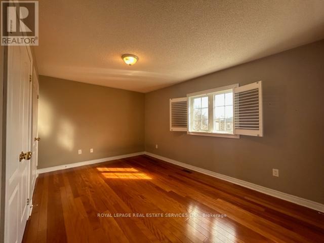 












301 MOHAWK STREET

,
Oakville,




Ontario
L6L6P9

