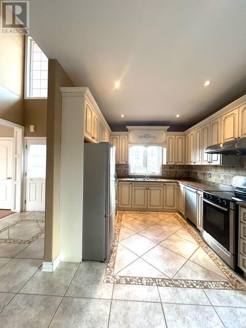 












301 MOHAWK STREET

,
Oakville,




Ontario
L6L6P9

