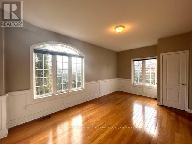 












301 MOHAWK STREET

,
Oakville,




Ontario
L6L6P9

