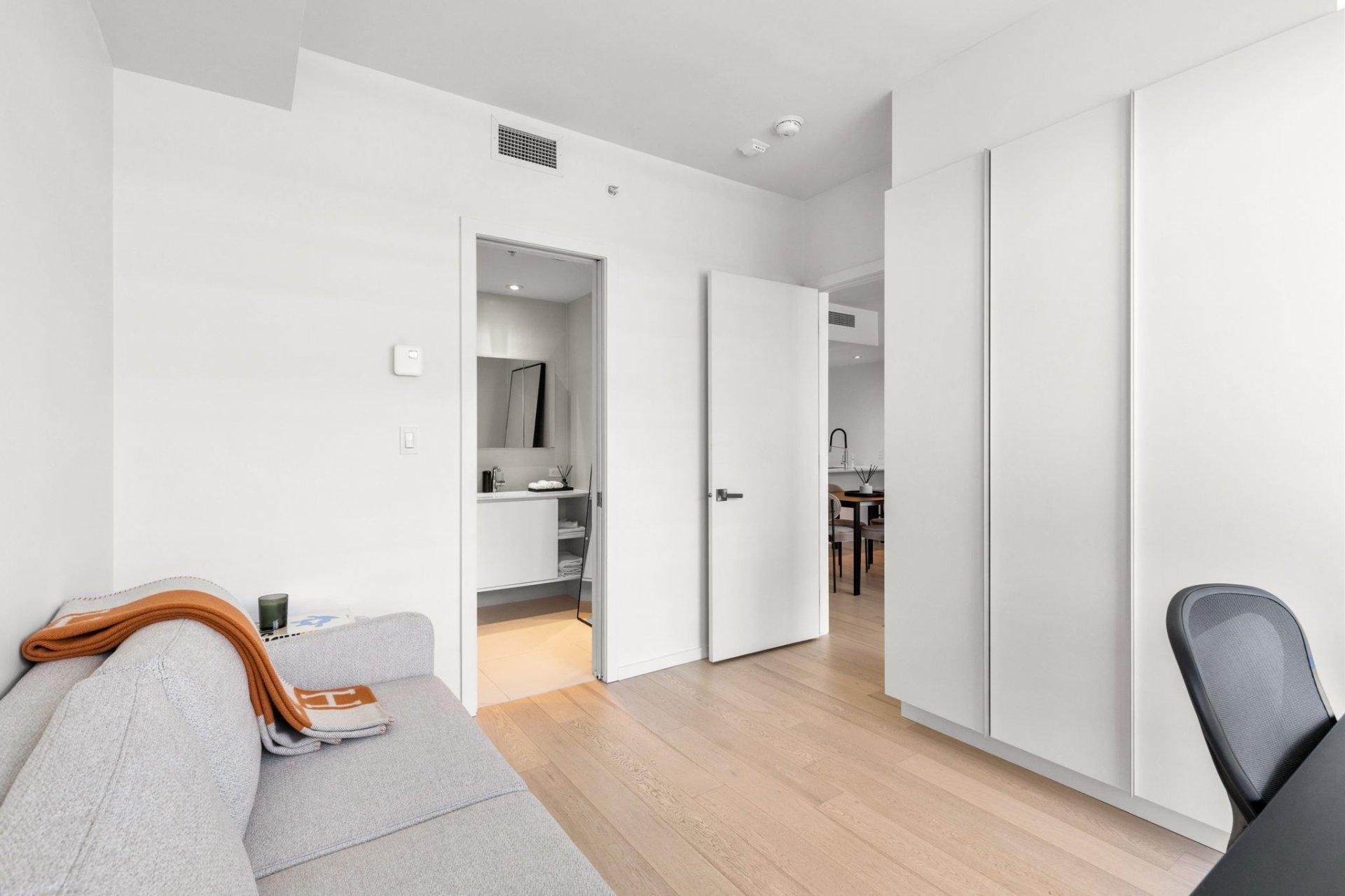 









1616


Rue des Bassins

, 731,
Montréal (Le Sud-Ouest),




QC
H3J0C3

