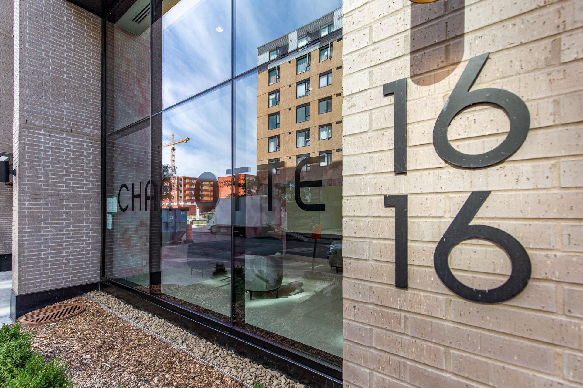 









1616


Rue des Bassins

, 731,
Montréal (Le Sud-Ouest),




QC
H3J0C3

