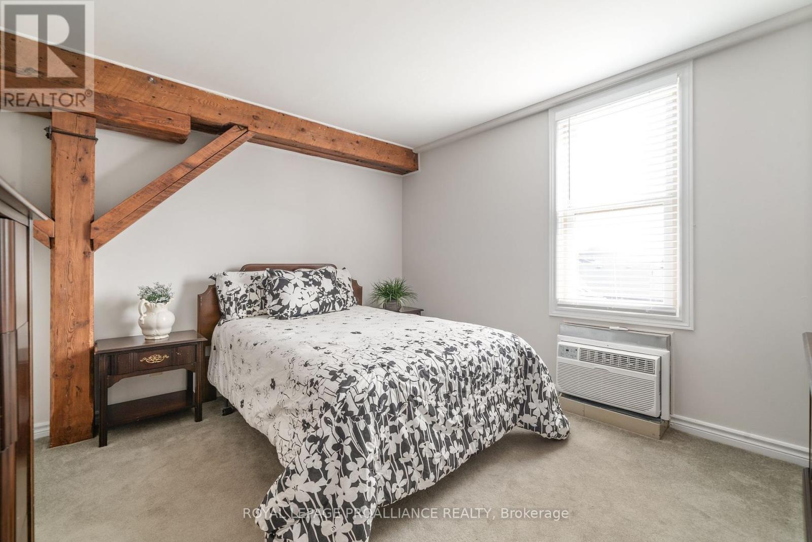 












302 - 172 MAIN STREET

,
Prince Edward County (Picton Ward),




Ontario
K0K2T0

