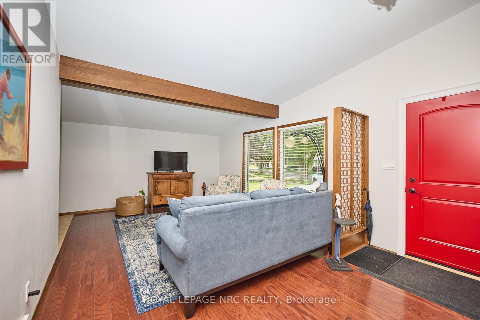 












4206 GLENAYR AVENUE

,
Niagara Falls (Morrison),




Ontario
L2E6J9

