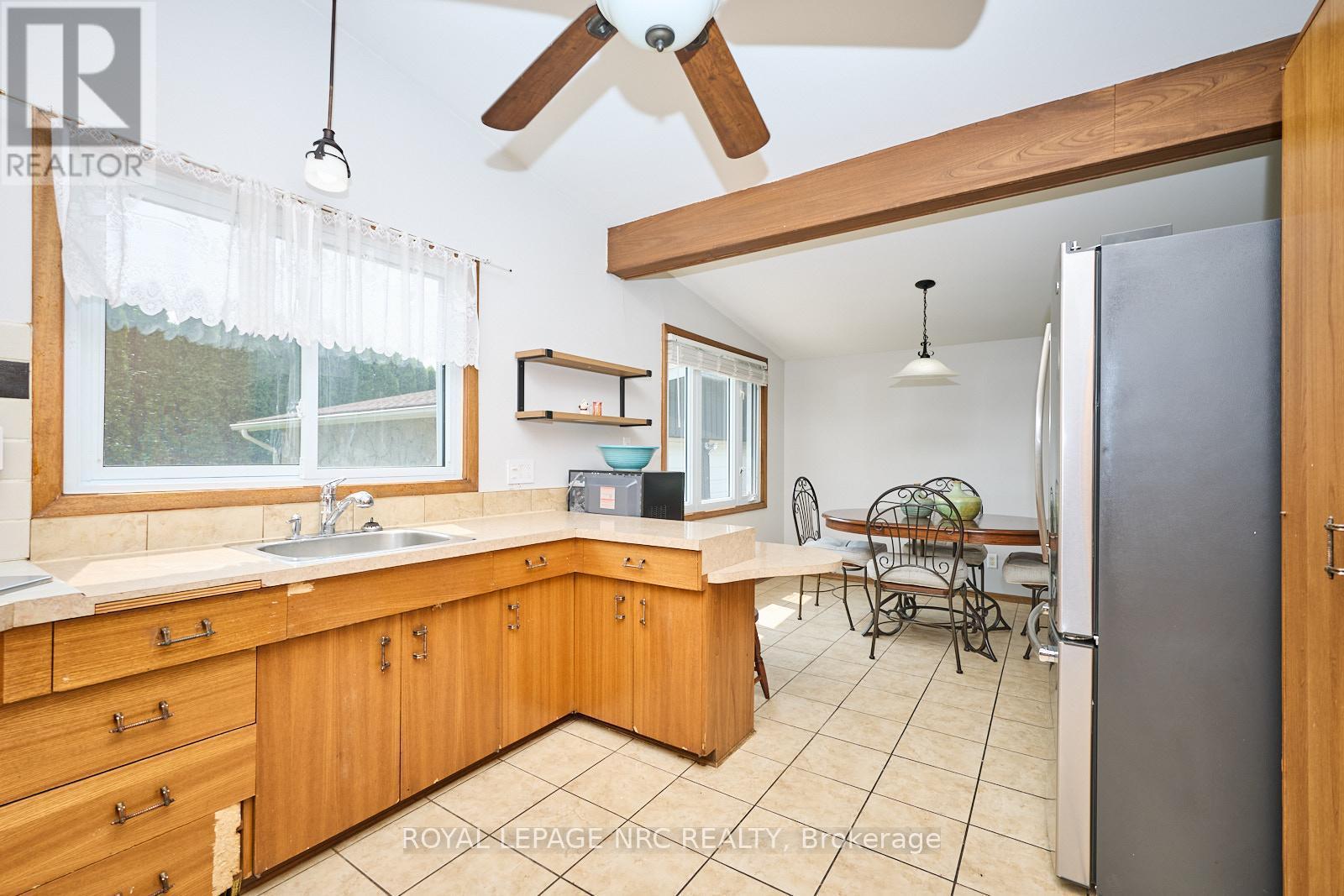












4206 GLENAYR AVENUE

,
Niagara Falls (Morrison),




Ontario
L2E6J9

