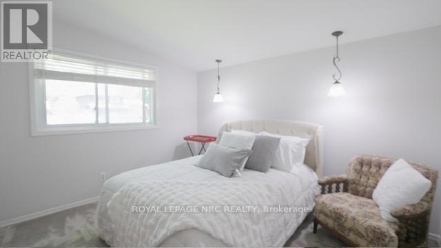 












4206 GLENAYR AVENUE

,
Niagara Falls (Morrison),




Ontario
L2E6J9

