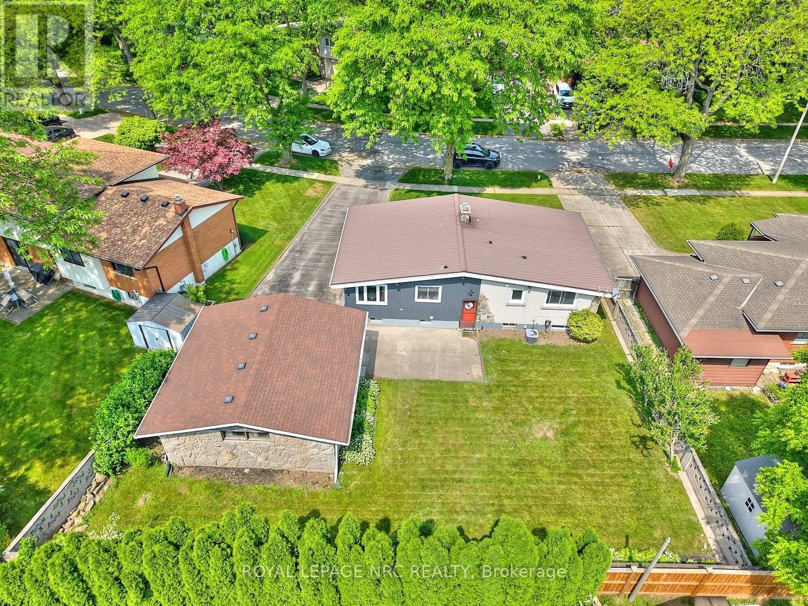 












4206 GLENAYR AVENUE

,
Niagara Falls (Morrison),




Ontario
L2E6J9

