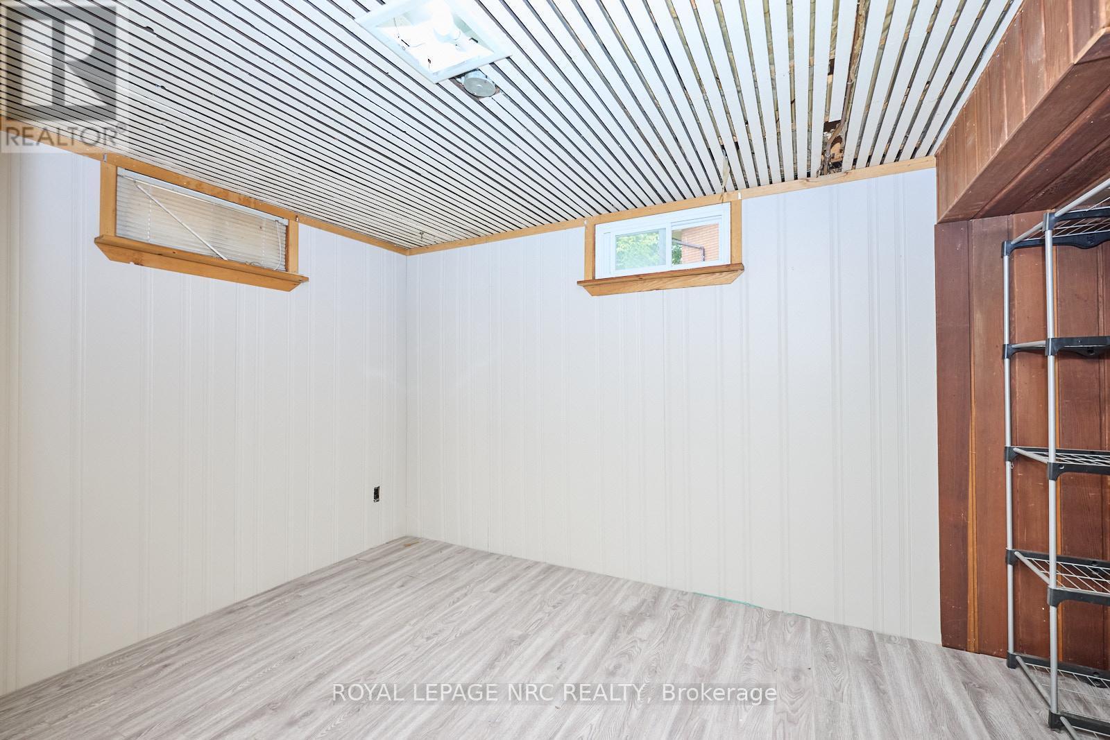 












4206 GLENAYR AVENUE

,
Niagara Falls (Morrison),




Ontario
L2E6J9

