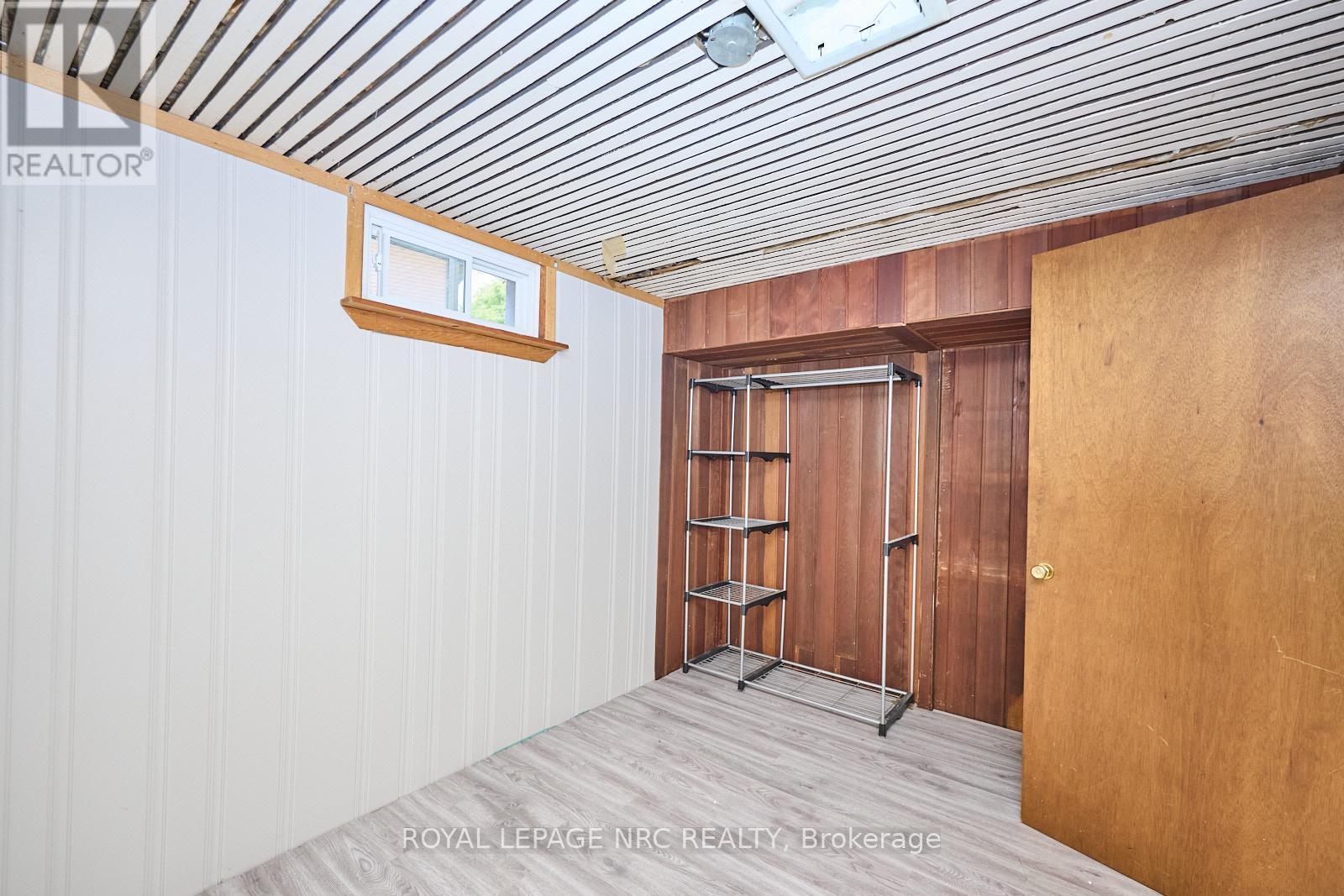 












4206 GLENAYR AVENUE

,
Niagara Falls (Morrison),




Ontario
L2E6J9

