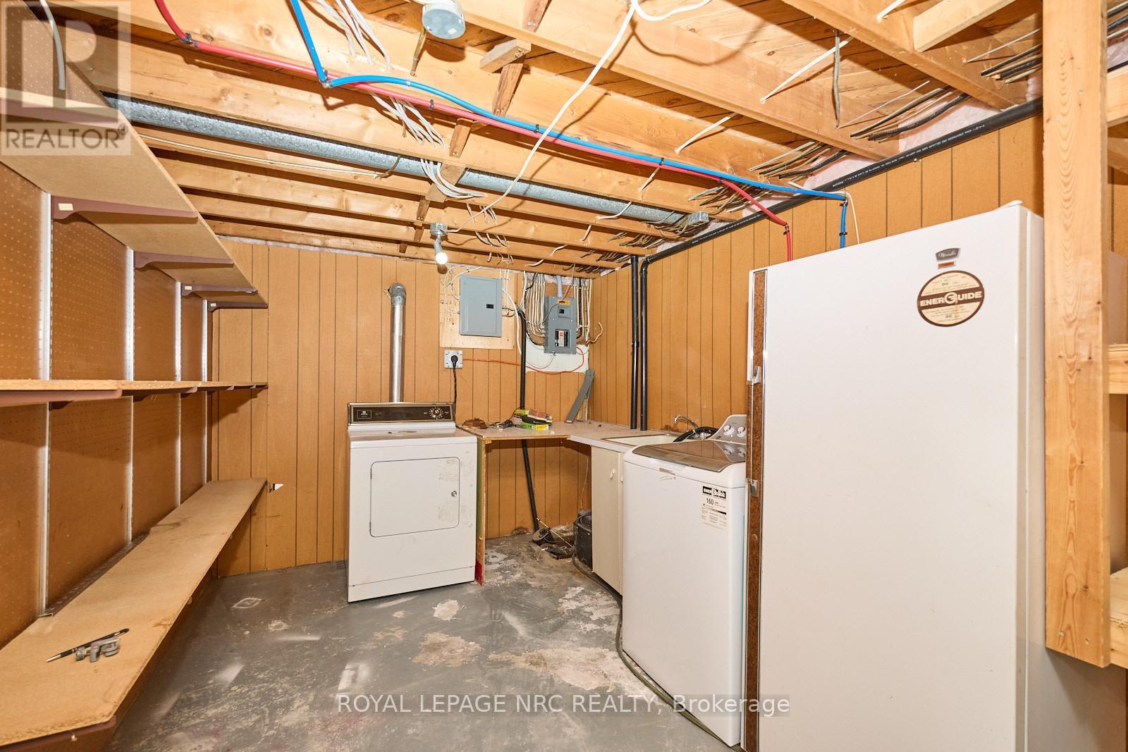 












4206 GLENAYR AVENUE

,
Niagara Falls (Morrison),




Ontario
L2E6J9

