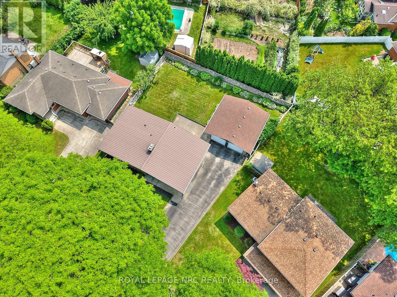 












4206 GLENAYR AVENUE

,
Niagara Falls (Morrison),




Ontario
L2E6J9

