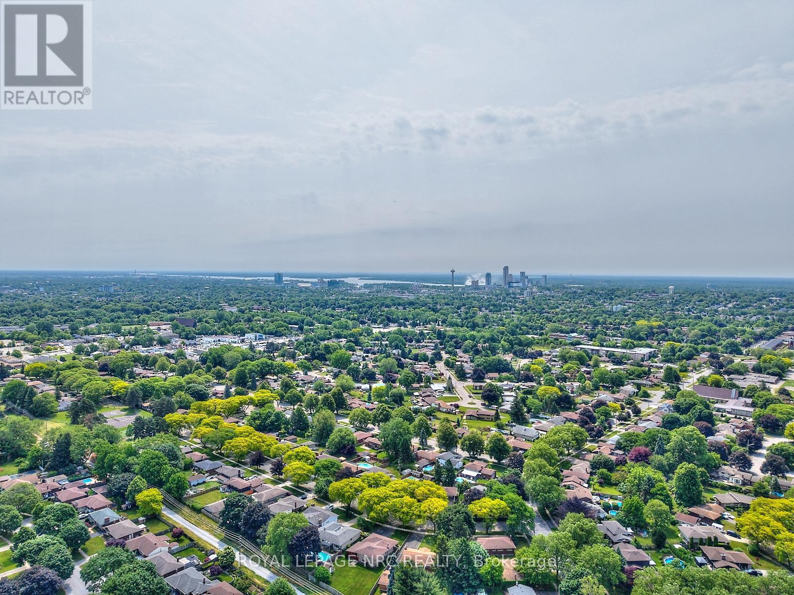 












4206 GLENAYR AVENUE

,
Niagara Falls (Morrison),




Ontario
L2E6J9

