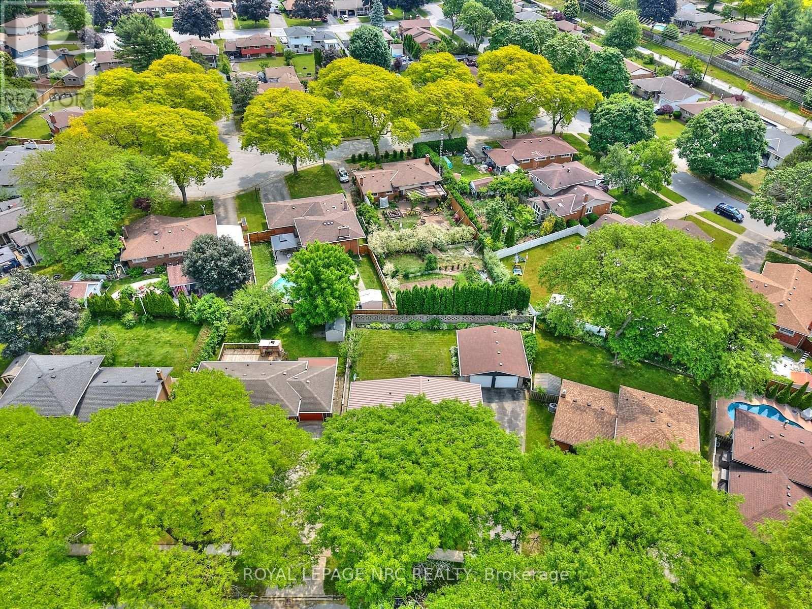 












4206 GLENAYR AVENUE

,
Niagara Falls (Morrison),




Ontario
L2E6J9

