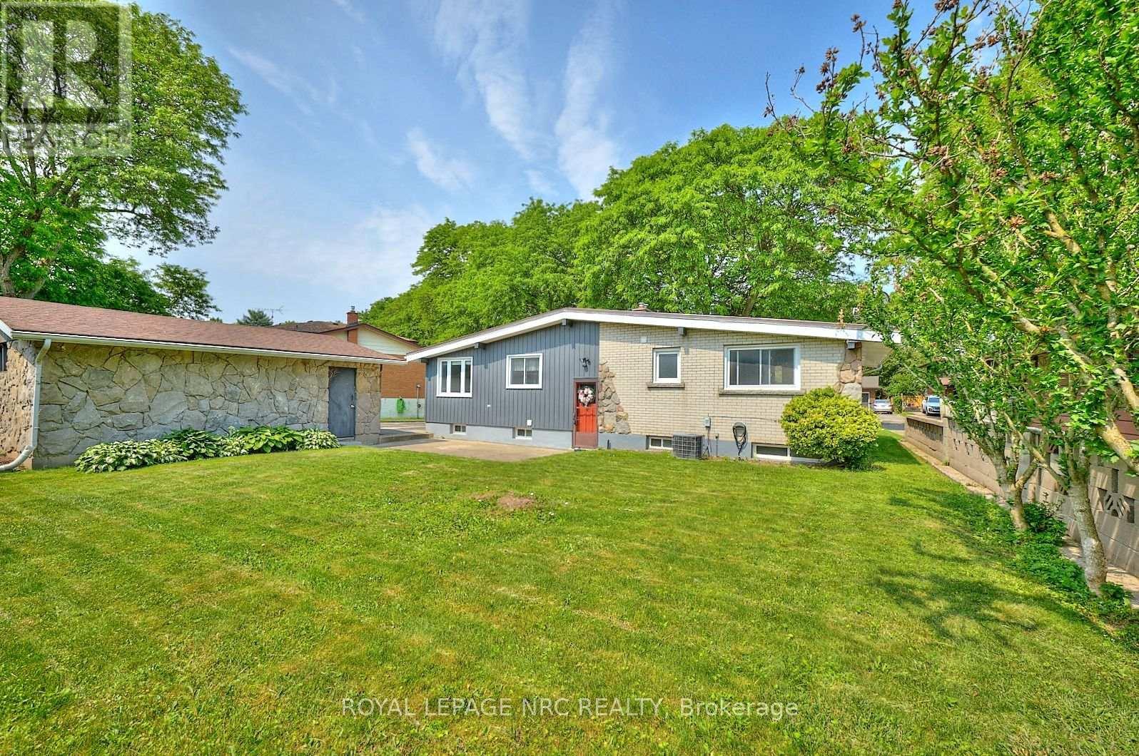 












4206 GLENAYR AVENUE

,
Niagara Falls (Morrison),




Ontario
L2E6J9

