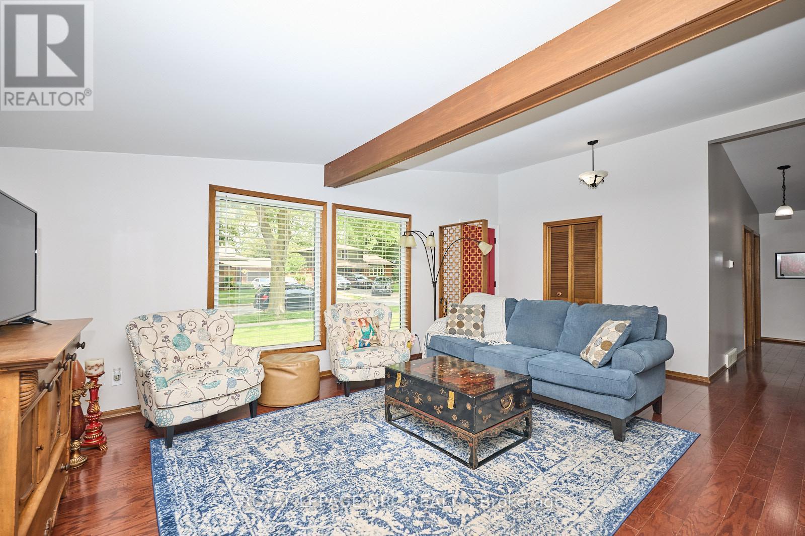 












4206 GLENAYR AVENUE

,
Niagara Falls (Morrison),




Ontario
L2E6J9

