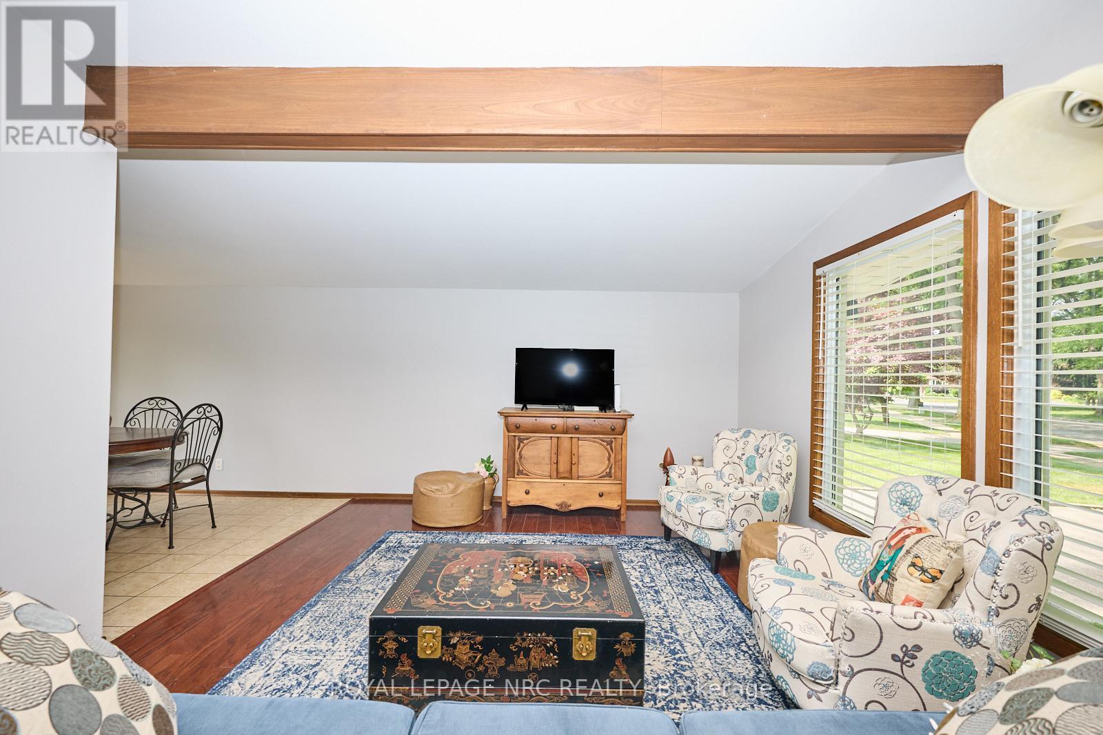 












4206 GLENAYR AVENUE

,
Niagara Falls (Morrison),




Ontario
L2E6J9

