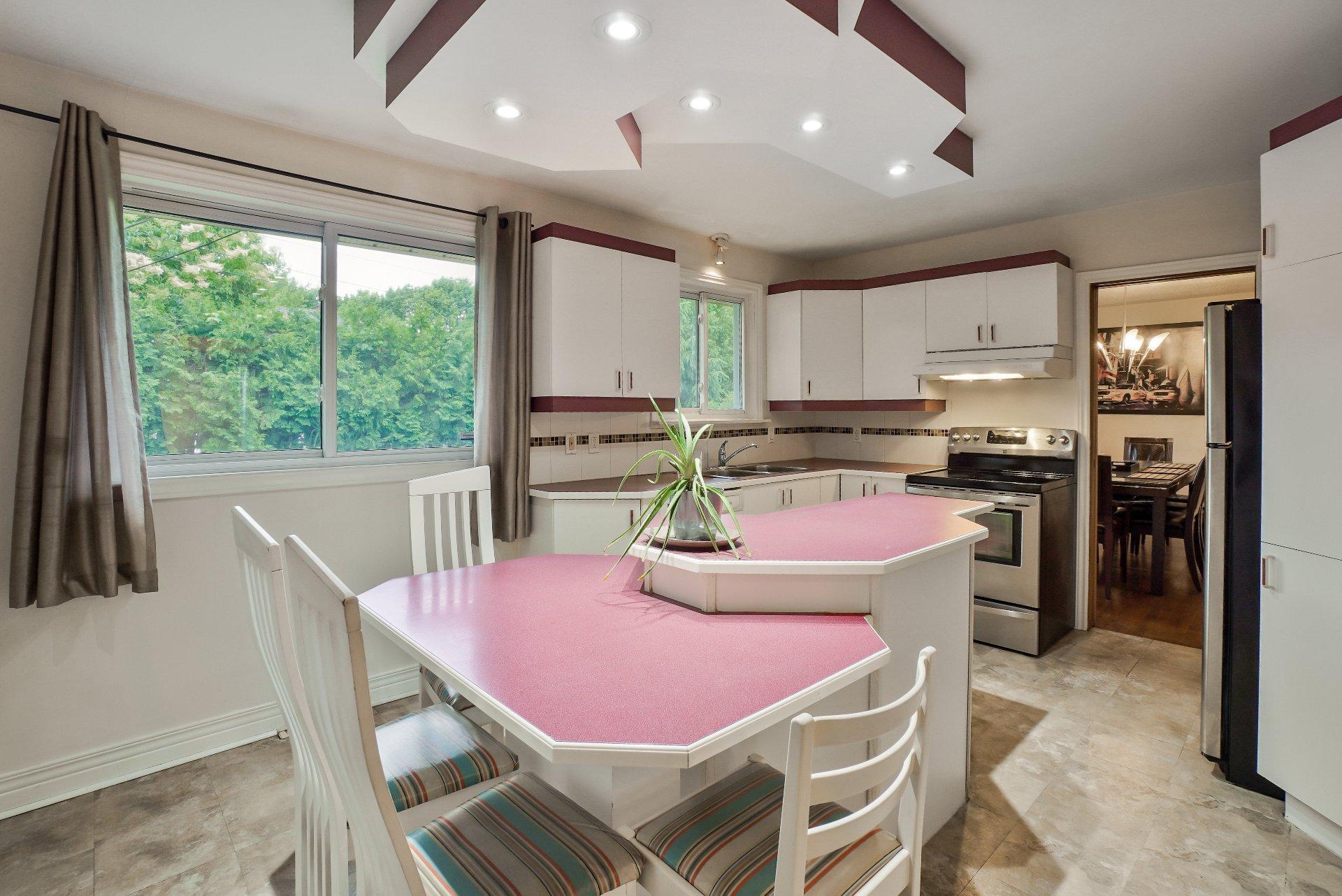 









161


Rue Bisley

,
Beaconsfield,




QC
H9W1G5

