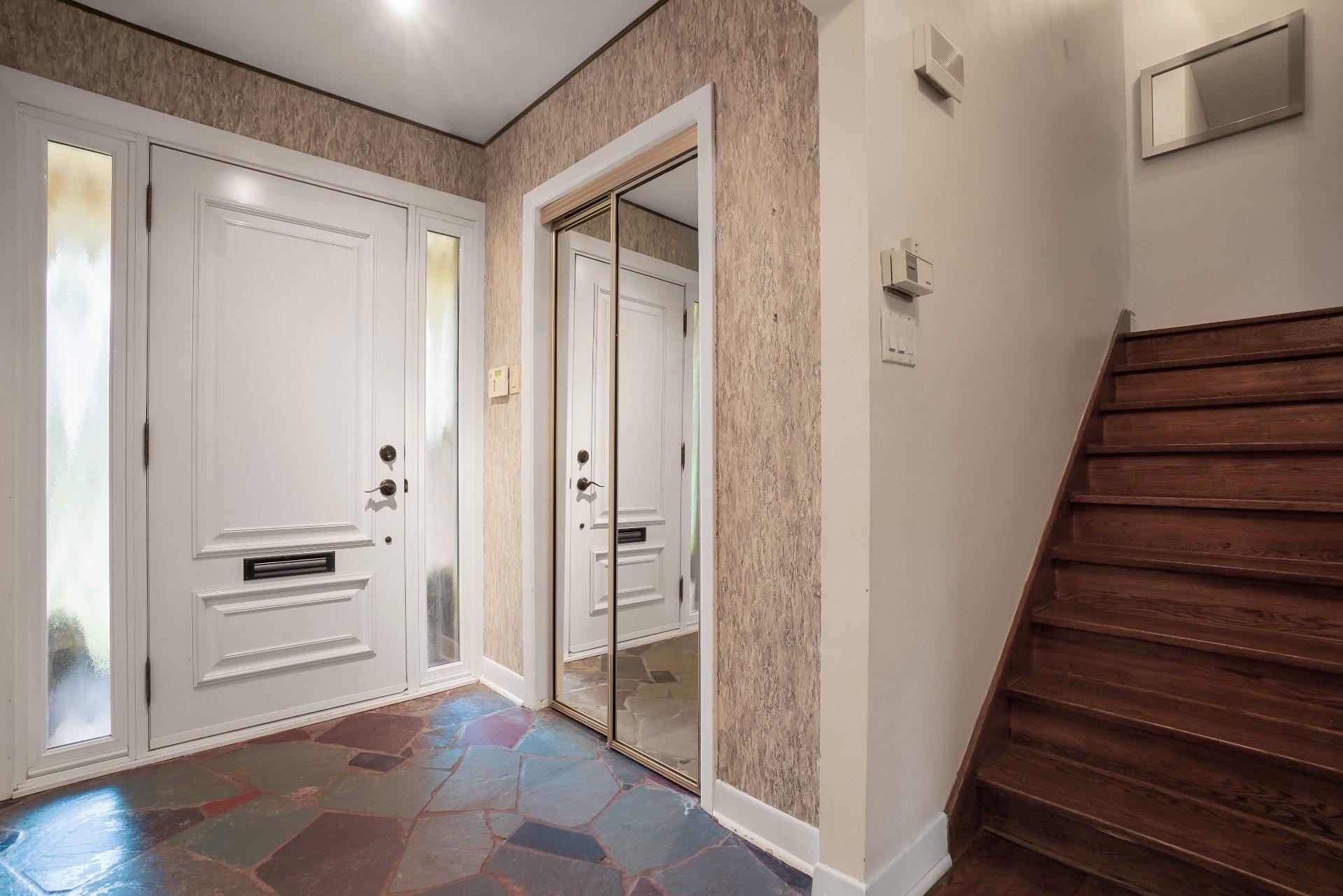 









161


Rue Bisley

,
Beaconsfield,




QC
H9W1G5


