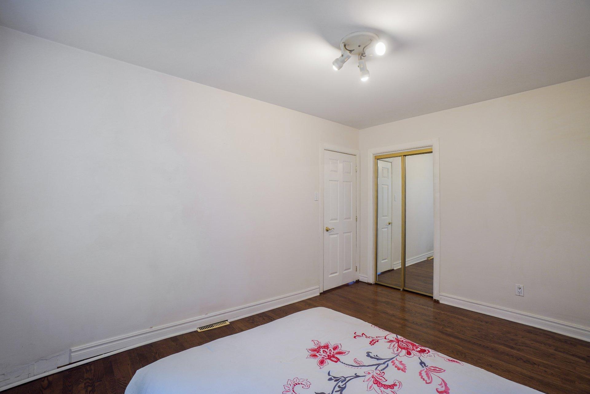









161


Rue Bisley

,
Beaconsfield,




QC
H9W1G5

