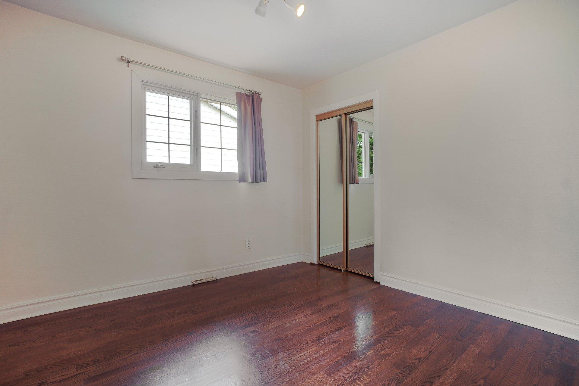 









161


Rue Bisley

,
Beaconsfield,




QC
H9W1G5

