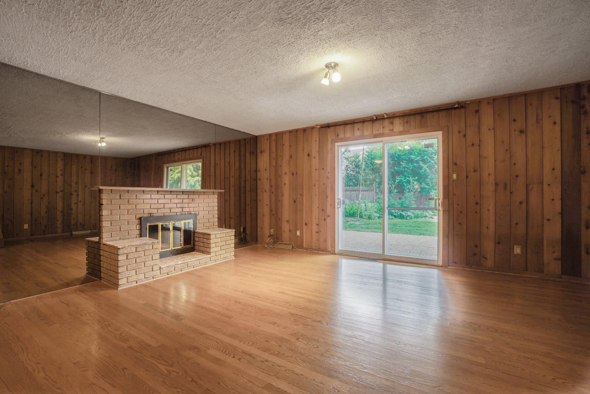 









161


Rue Bisley

,
Beaconsfield,




QC
H9W1G5

