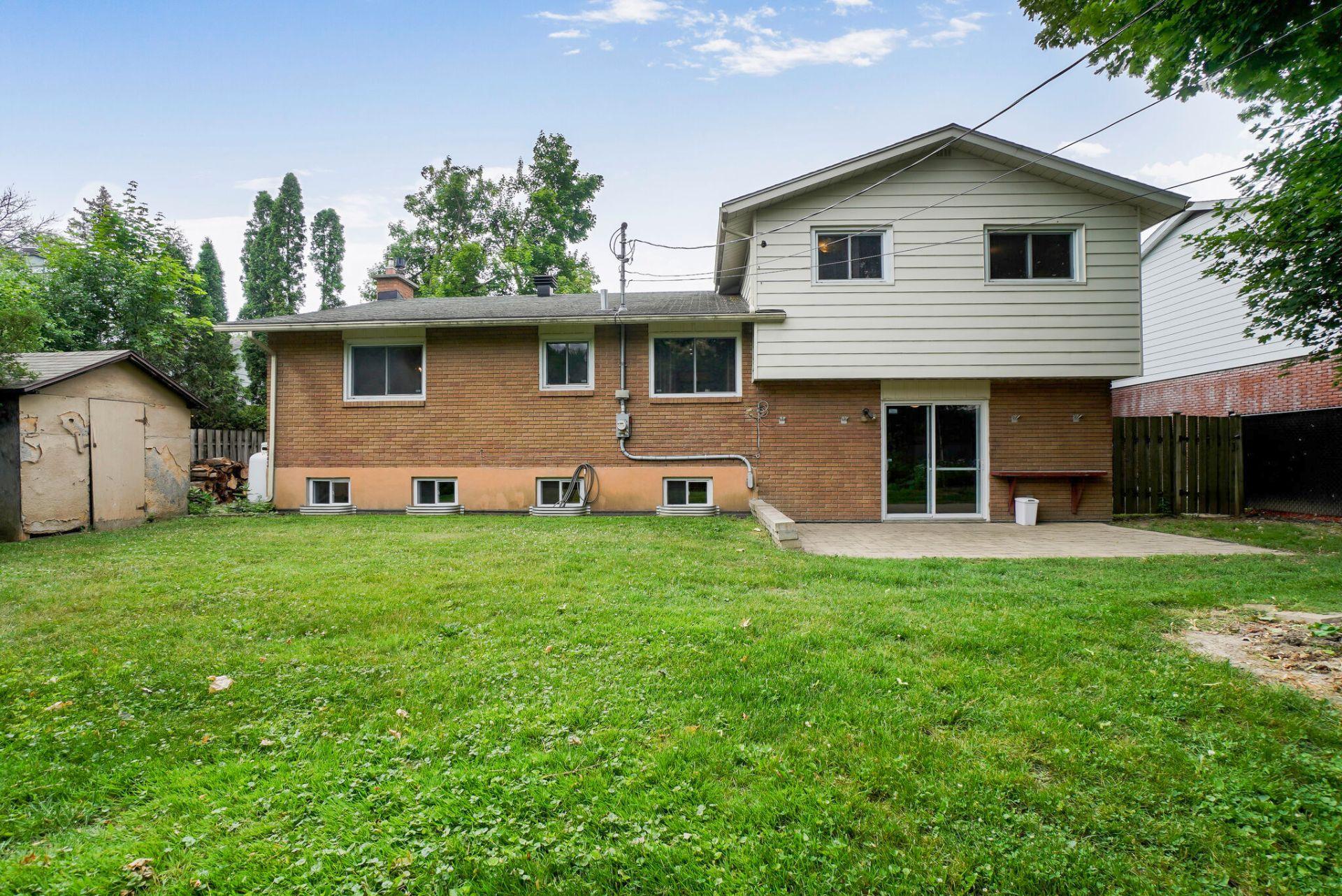 









161


Rue Bisley

,
Beaconsfield,




QC
H9W1G5

