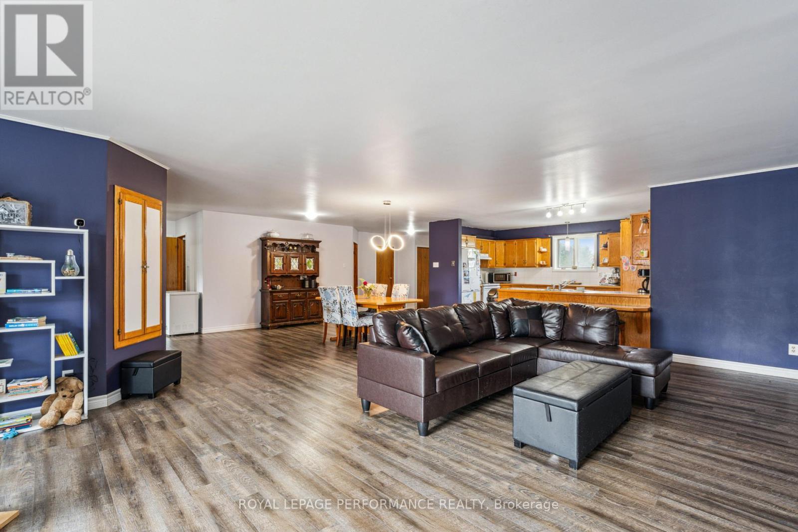 












20015 COUNTY ROAD 2 ROAD

,
South Glengarry,




Ontario
K0C1N0

