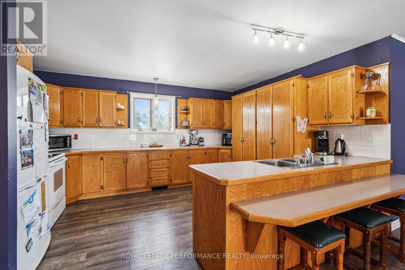 












20015 COUNTY ROAD 2 ROAD

,
South Glengarry,




Ontario
K0C1N0

