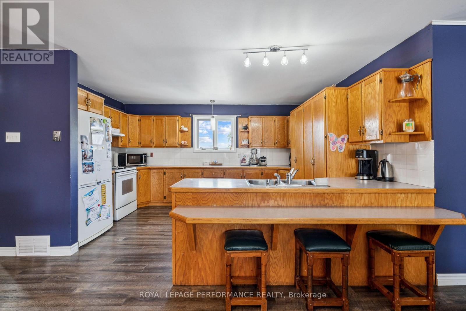 












20015 COUNTY ROAD 2 ROAD

,
South Glengarry,




Ontario
K0C1N0

