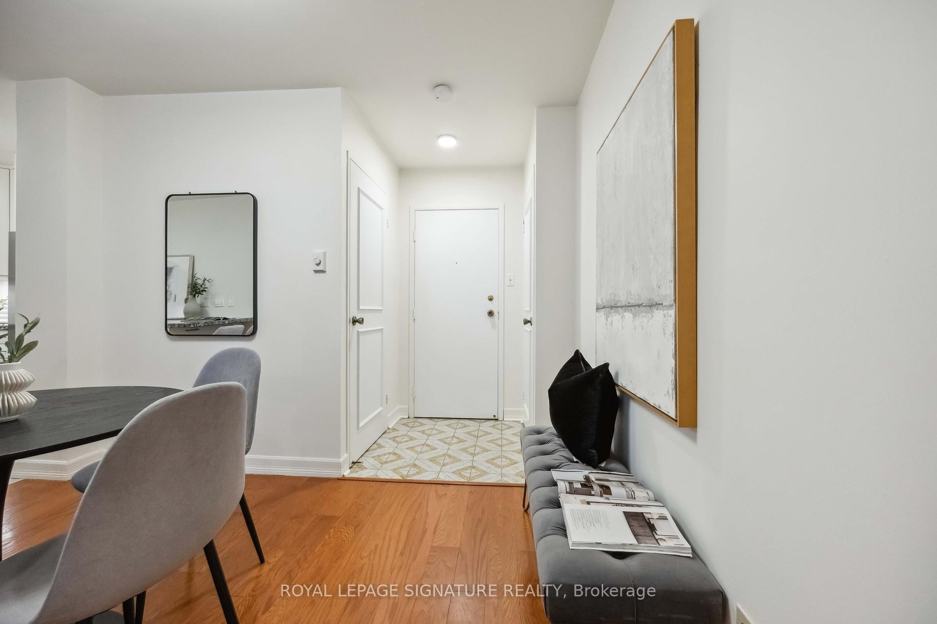 









212


St. George

Street, 201,
Toronto,




ON
M5R 2N5

