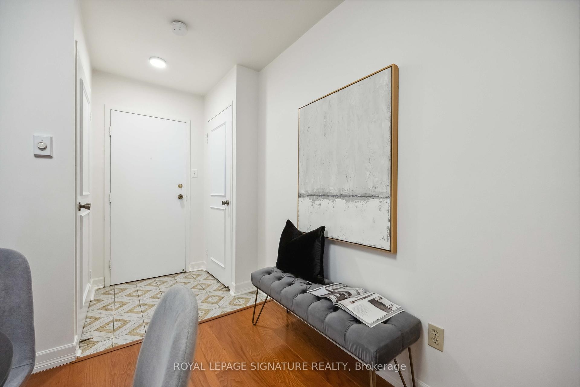 









212


St. George

Street, 201,
Toronto,




ON
M5R 2N5

