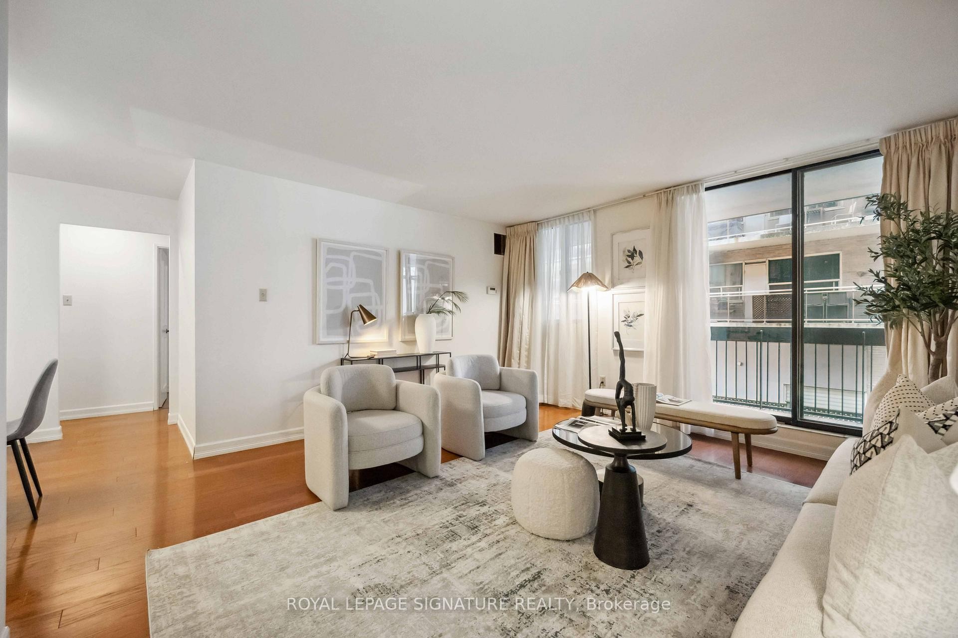 









212


St. George

Street, 201,
Toronto,




ON
M5R 2N5

