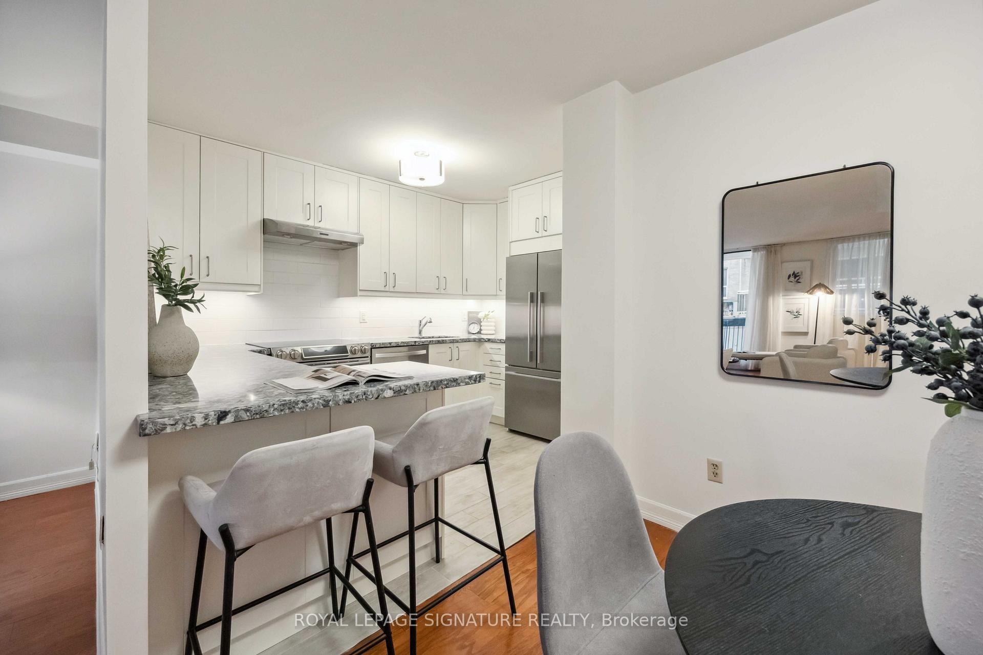 









212


St. George

Street, 201,
Toronto,




ON
M5R 2N5

