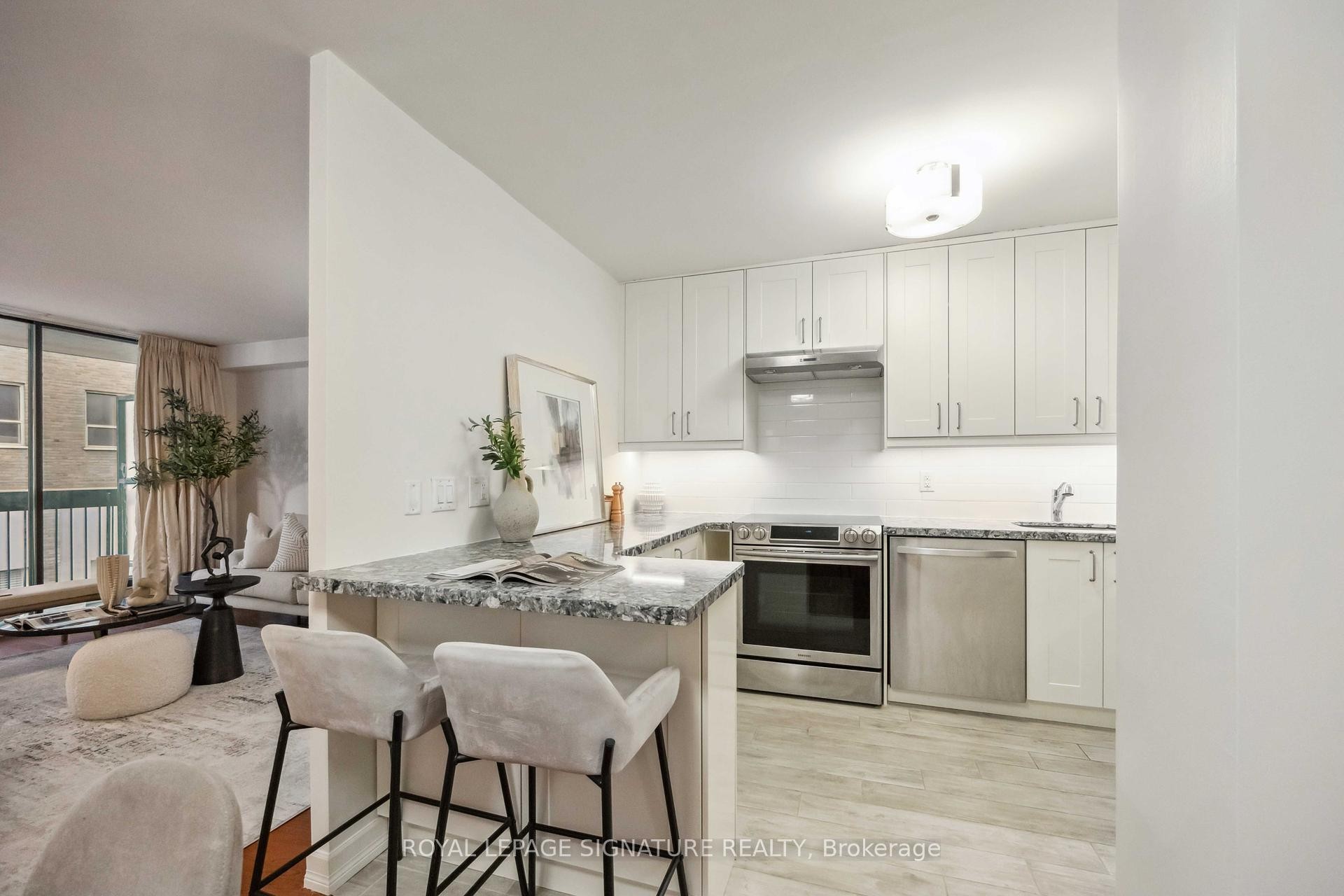 









212


St. George

Street, 201,
Toronto,




ON
M5R 2N5

