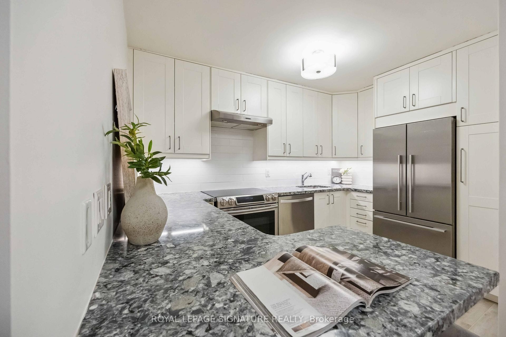 









212


St. George

Street, 201,
Toronto,




ON
M5R 2N5

