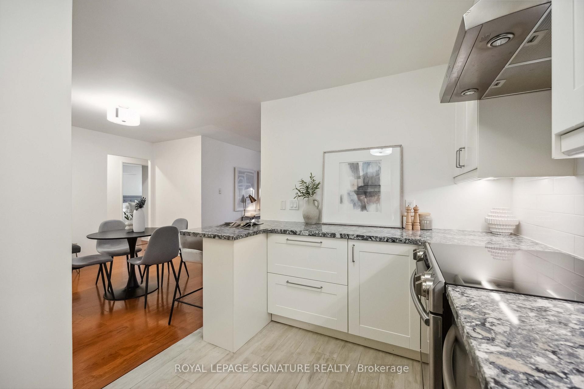 









212


St. George

Street, 201,
Toronto,




ON
M5R 2N5

