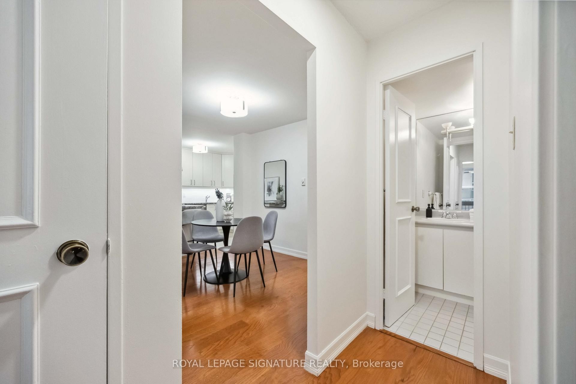 









212


St. George

Street, 201,
Toronto,




ON
M5R 2N5

