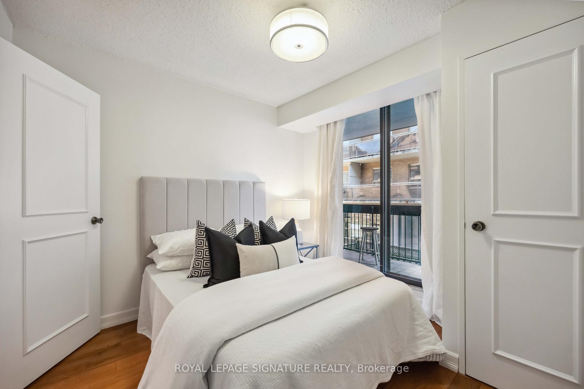 









212


St. George

Street, 201,
Toronto,




ON
M5R 2N5

